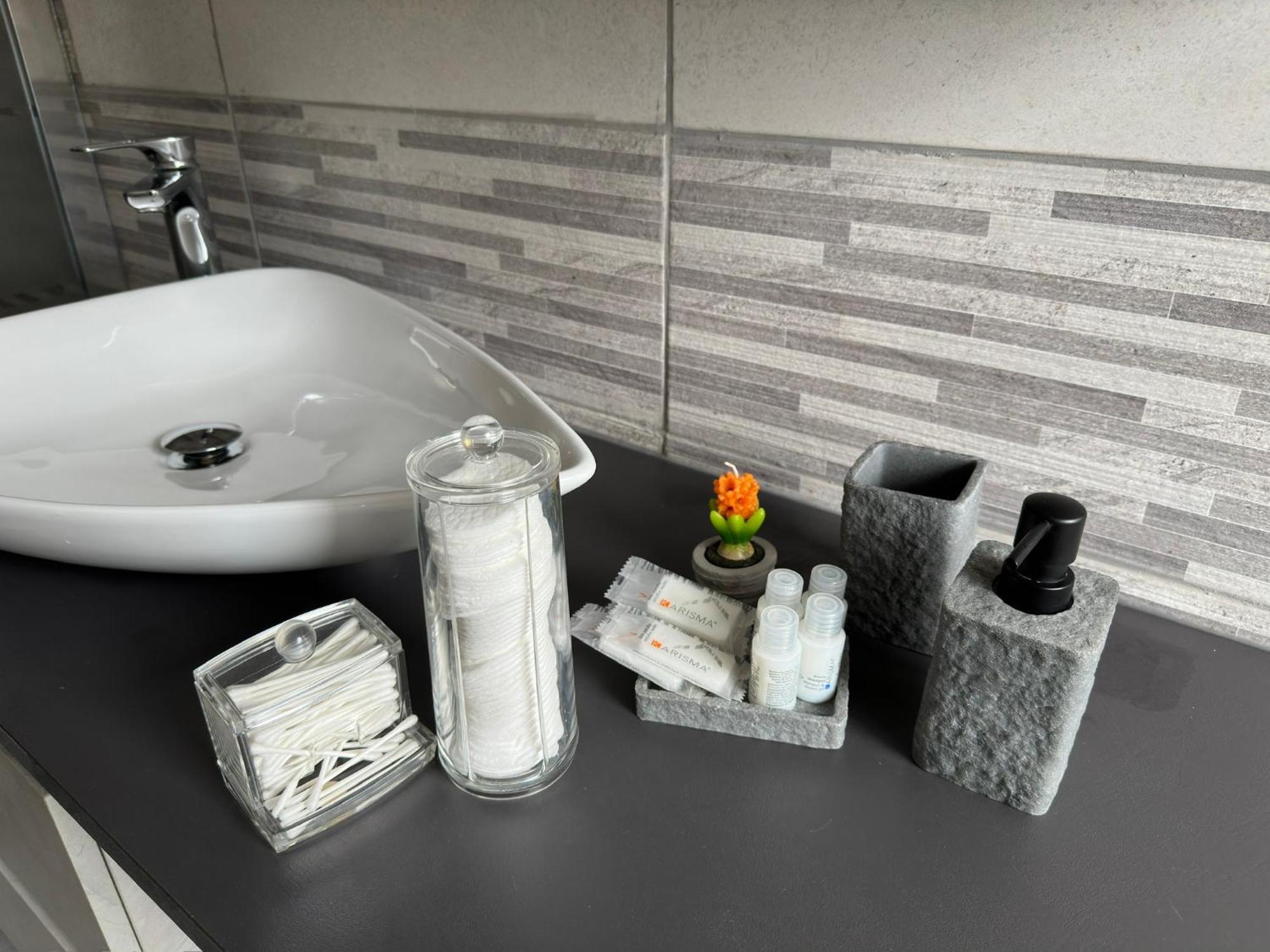 Casa Di Afi, Perfect For 4 - Kitchen - Parking - Netflix Apartment Arona Luaran gambar